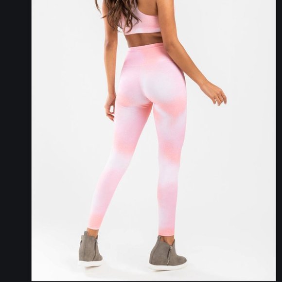 NWT! Francesca's Pink Blush Tie-Dye High Waisted Leggings! - Picture 4 of 4